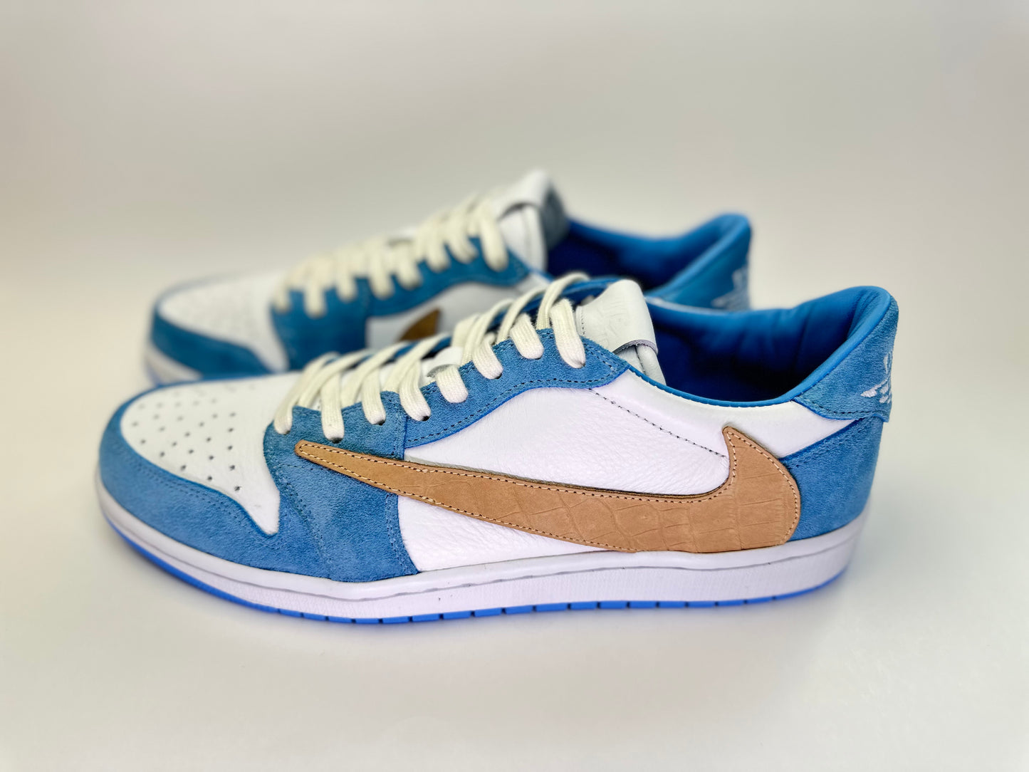 UNC TS AJ1 low size 11 Men’s